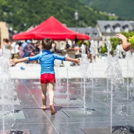 Duplex 6 Pers Avec Parking à 600m Des Remontées, Proche Commerces Et Navette Gratuite - Fr-1-401-42 * Cauterets